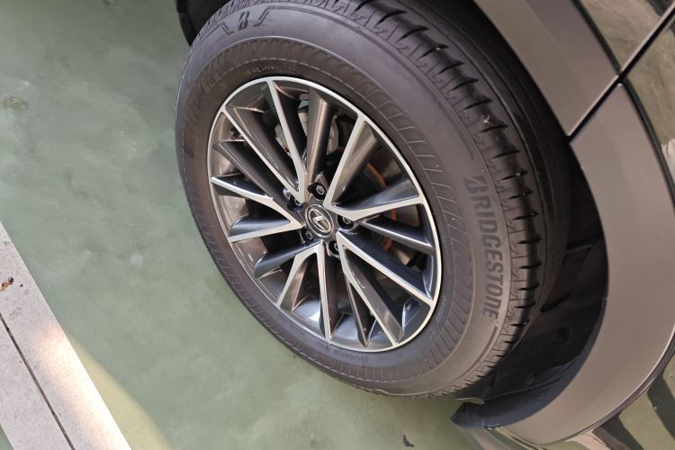 雷克萨斯NX 2023款 260 前驱 创驰版车身外观6008