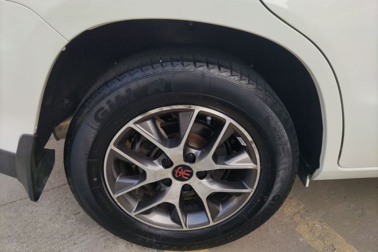 比亚迪 宋 2016款 盖世版 1.5TI 手动豪雅型车身外观6008