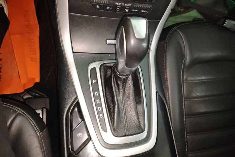 福特 锐界 2016款 EcoBoost 245 两驱铂锐型 7座局部细节18