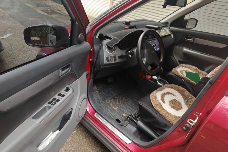 铃木 雨燕 2013款 1.5L 自动20周年限量版中控内饰20