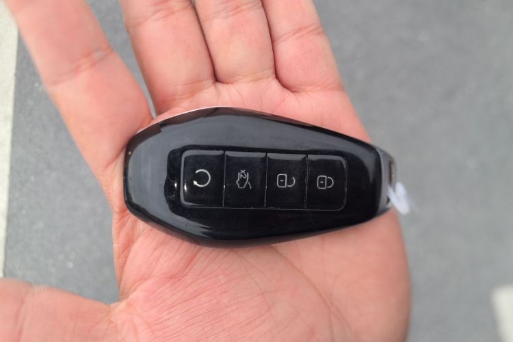 腾势Z9 2024款 1100km 四驱Max版中控内饰11