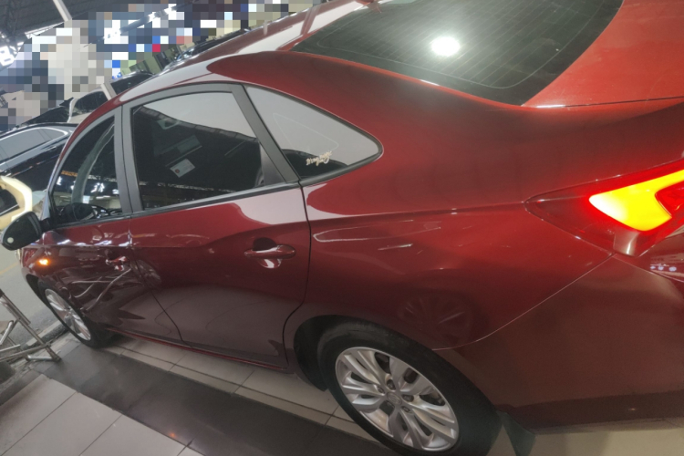 别克 英朗 2021款 典范 1.5L 自动精英型车身外观4