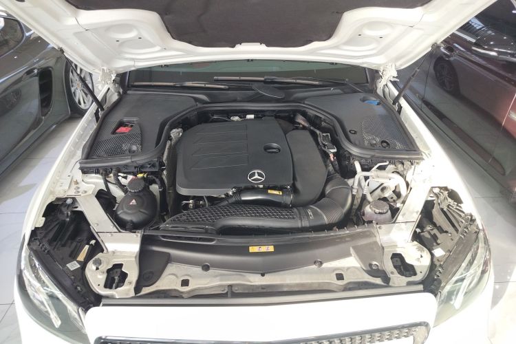 奔驰E级(进口) 2020款 E 260 4MATIC 轿跑车局部细节24