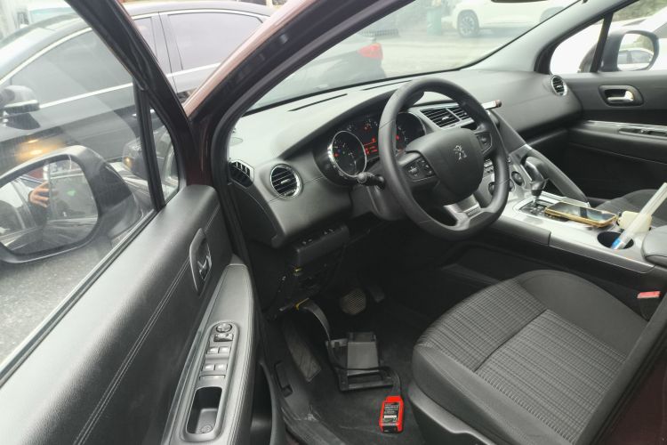 标致3008 2016款 2.0L 自动经典版中控内饰20