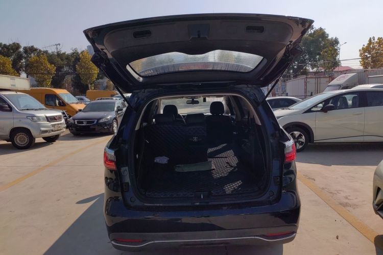 比亚迪 宋MAX 2017款 1.5T 手动智联豪华型 7座机舱底盘23