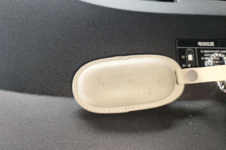 理想汽车 理想L8 2023款 Air中控内饰7001