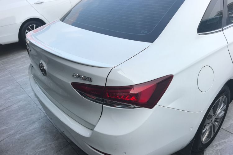 别克 英朗 2018款 18T 自动旗舰型车身外观7