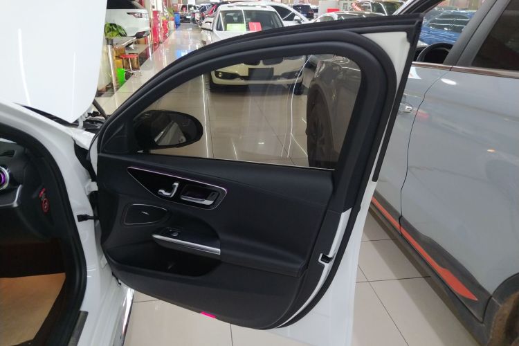 奔驰C级 2023款 C 200 L 运动版中控内饰7005