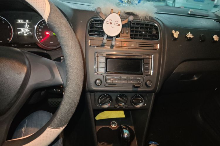 大众 Polo 2014款 1.6L 自动舒适版中控内饰16