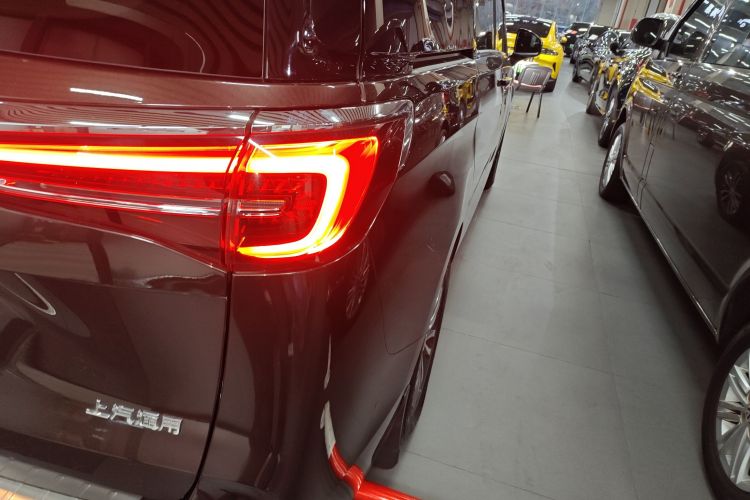 别克GL8 2020款 ES陆尊 653T 尊享型车身外观9