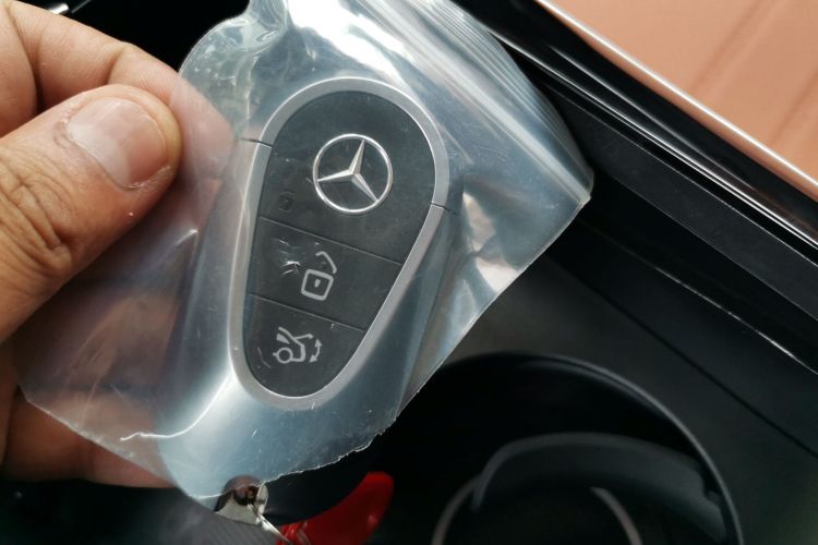 奔驰GLC 2024款 GLC 260 L 4MATIC 豪华型 5座中控内饰7001