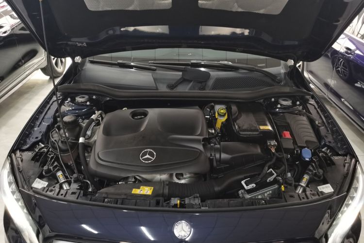 奔驰GLA 2016款 GLA 200 时尚型机舱底盘24