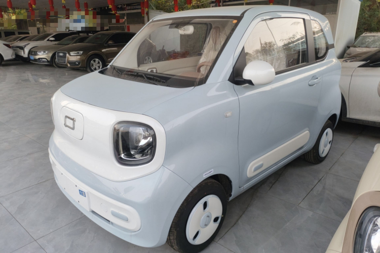 奔腾小马 2026款 222km 闪耀马车身外观1