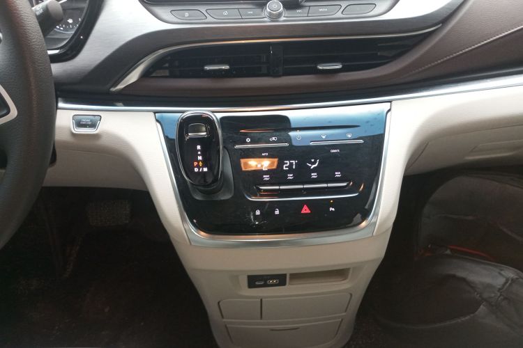 别克GL8 2023款 陆上公务舱 智享型局部细节18