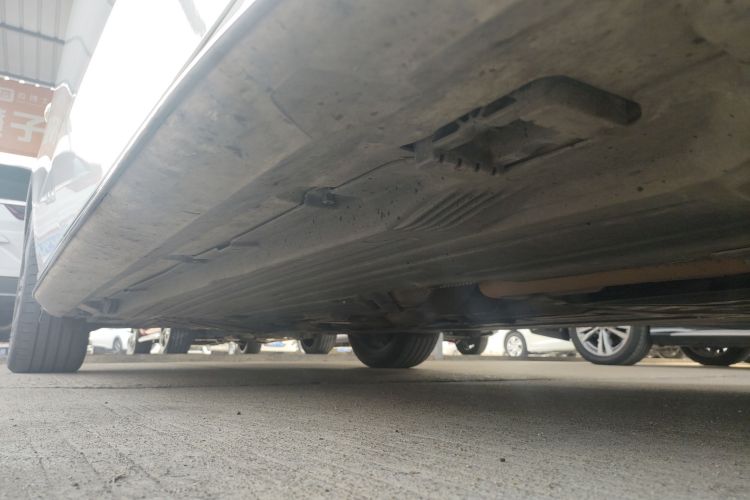 奔驰C级 2022款 C 200 L 运动版局部细节9001