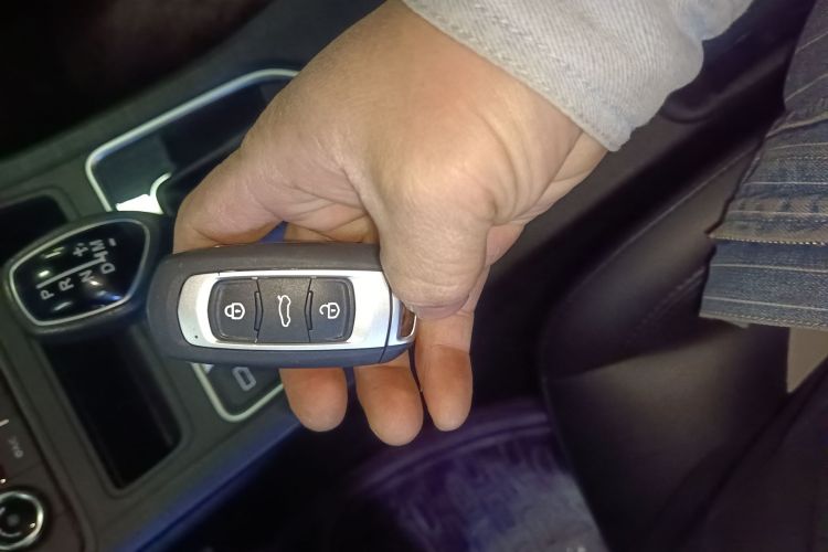 吉利汽车 远景 2020款 改款 1.5L CVT亚运版中控内饰7001