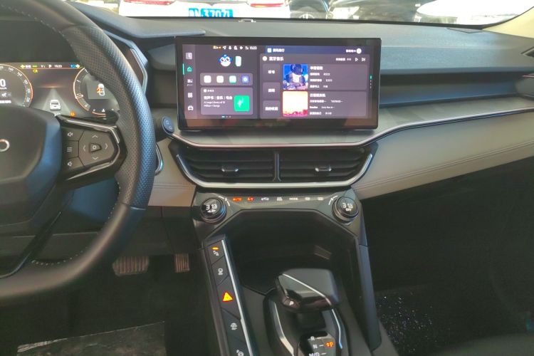 领克06 2023款 Remix 1.5T Shero中控内饰16