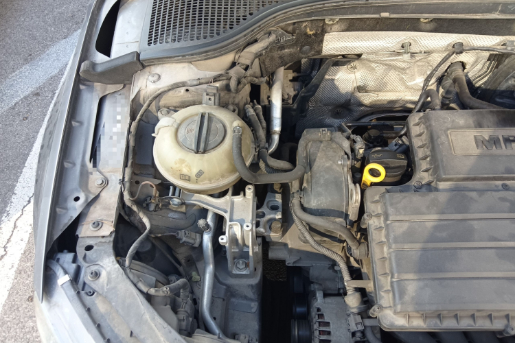 斯柯达 明锐 2015款 1.6L 自动逸俊版机舱底盘25