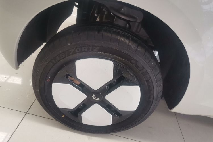 五菱汽车 宏光MINIEV 2024款 第三代 215km 进阶版车身外观56