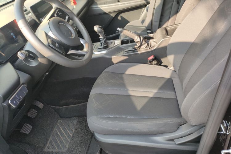 长城 金刚炮 2022款 2.0T手动汽油两驱创业型长箱平箱GW4C20B局部细节19