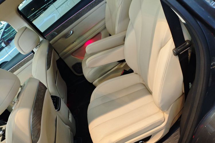 鸿蒙智行 问界M7 2022款 1.5T 四驱豪华版中控内饰7004