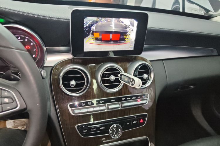 奔驰C级 2016款 C 200 L局部细节16