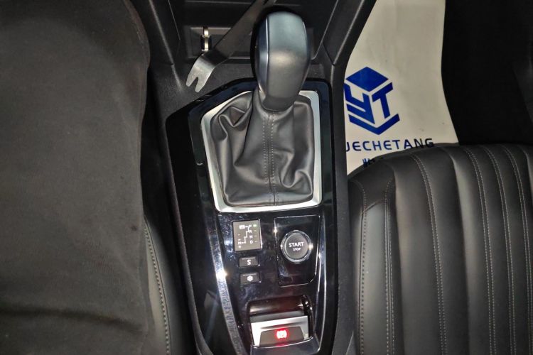 标致408 2022款 1.6T 进取版中控内饰18