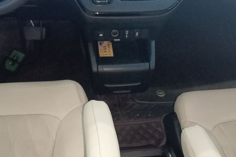 本田 艾力绅 2022款 2.0L e:HEV 经典版中控内饰18