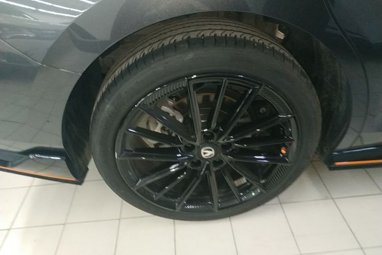 长安UNI-V 2024款 2.0T 高能版车身外观6008