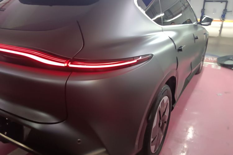 智己汽车 智己LS7 2023款 100kWh Pro四驱版车身外观9