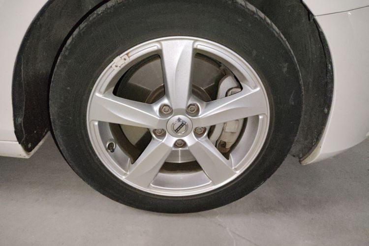 沃尔沃V40 2017款 T3 智逸版车身外观10