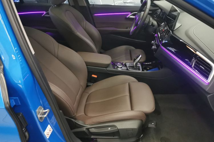 宝马1系 2021款 改款 120i M运动曜夜版中控内饰41