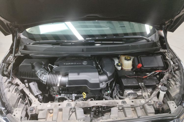 别克GL8 2021款 ES陆尊 653T 尊享型机舱底盘24