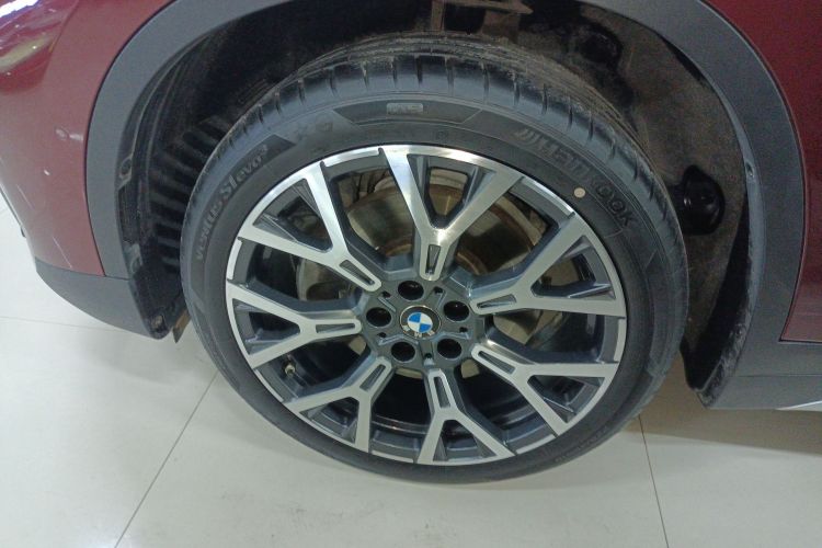 宝马X1 2020款 xDrive25Li 尊享型车身外观6007