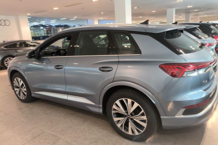 奥迪Q4 e-tron 2024款 40 e-tron 创行版车身外观4