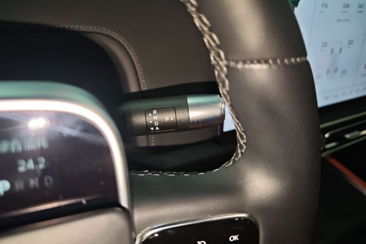 理想汽车 理想L9 2022款 Max局部细节18