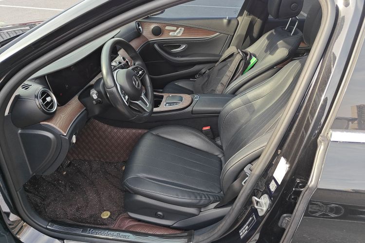 奔驰E级 2020款 E 300 L 时尚型局部细节19