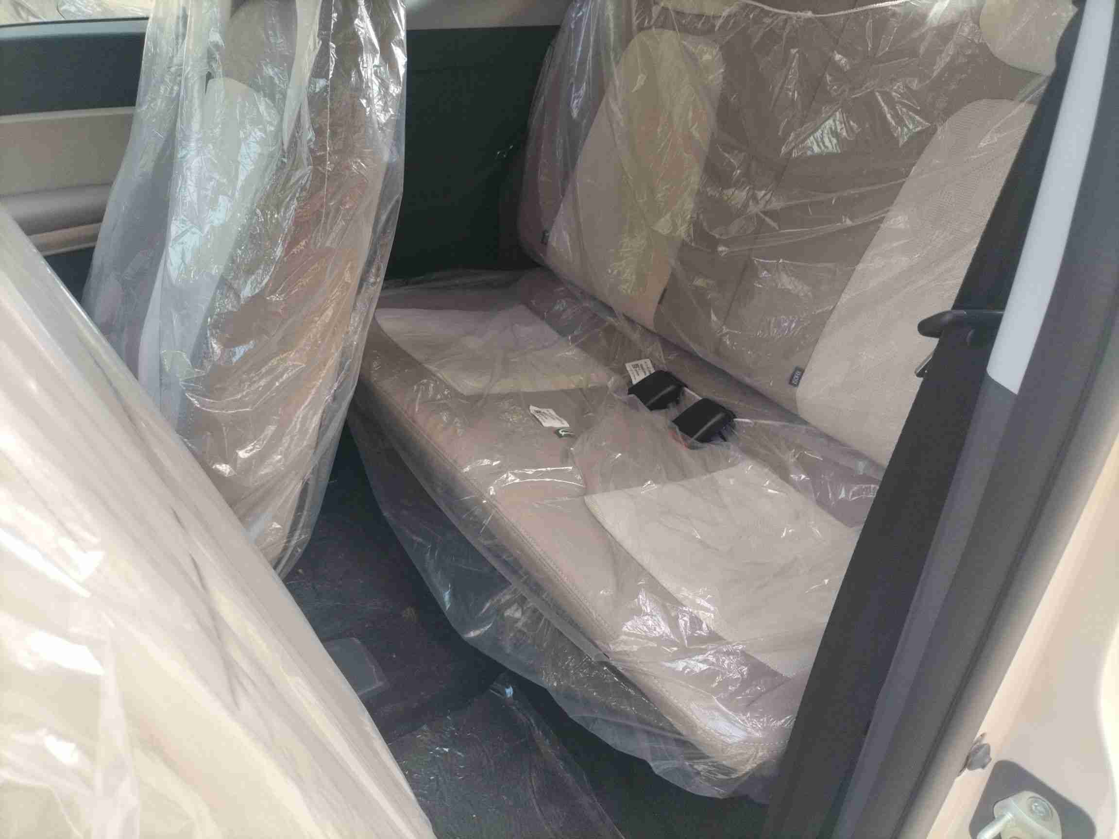 车辆左侧后座椅展示