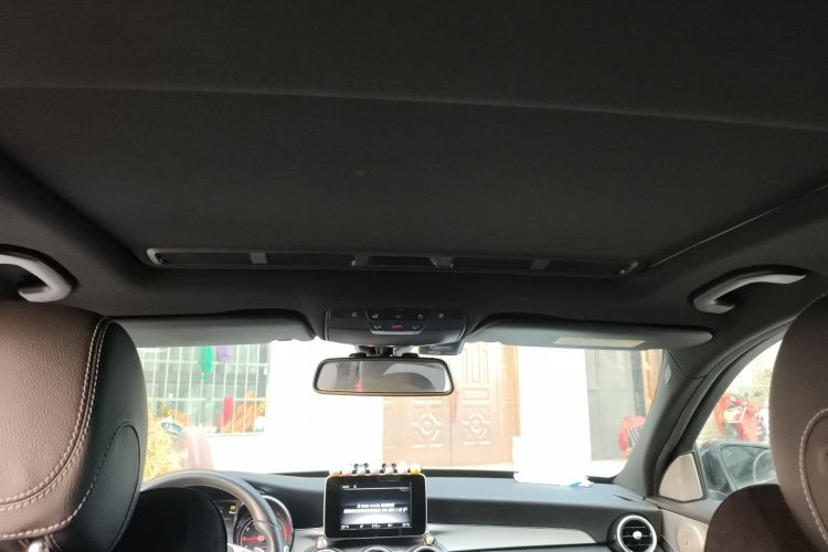 奔驰C级 2018款 C 200 运动版中控内饰22