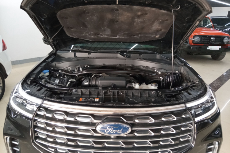 福特 探险者 2023款 EcoBoost 285 四驱风尚plus版 6座机舱底盘24