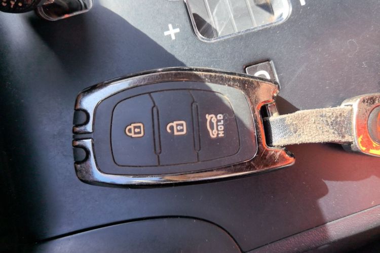 北京现代ix35 2013款 2.0L 自动两驱智能型GLS 国IV中控内饰11