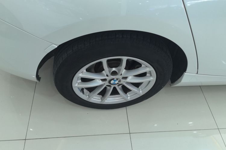 宝马1系(进口) 2016款 118i 领先型车身外观6003