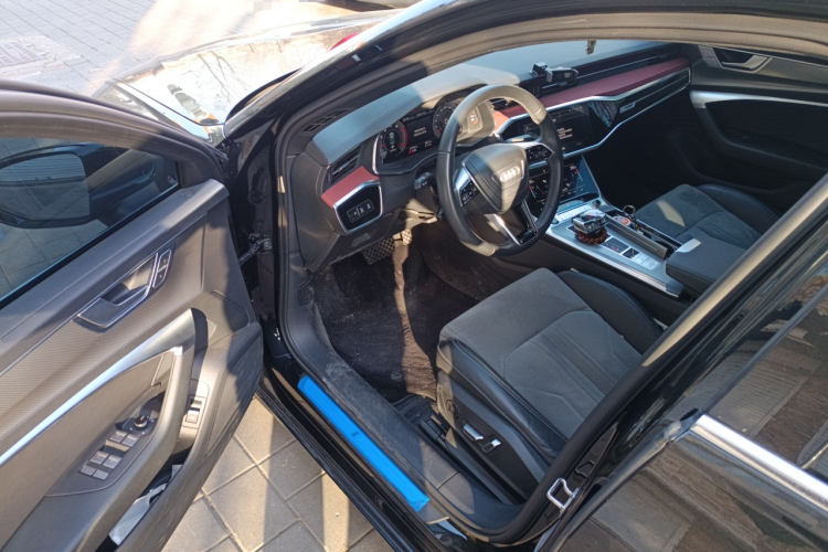 奥迪A6L 2023款 改款 40 TFSI 豪华动感型中控内饰20