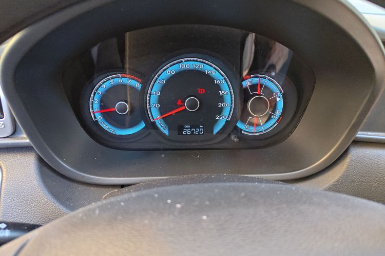 一汽 骏派D60 2015款 1.5L 手动标准型中控内饰14