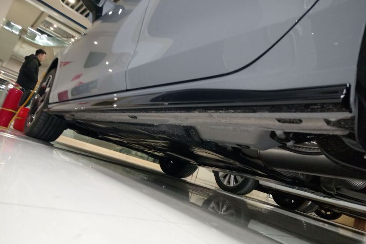 大众 高尔夫 2025款 改款二 300TSI R-Line局部细节9002