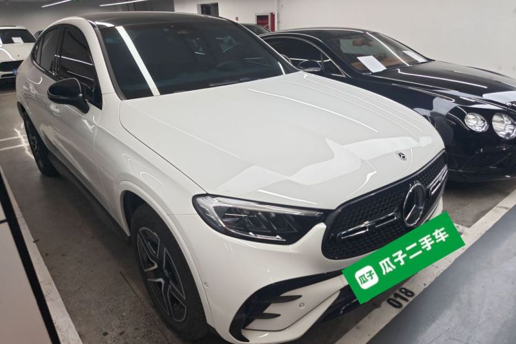 奔驰GLC轿跑 2024款 GLC 260 4MATIC 轿跑SUV车身外观3