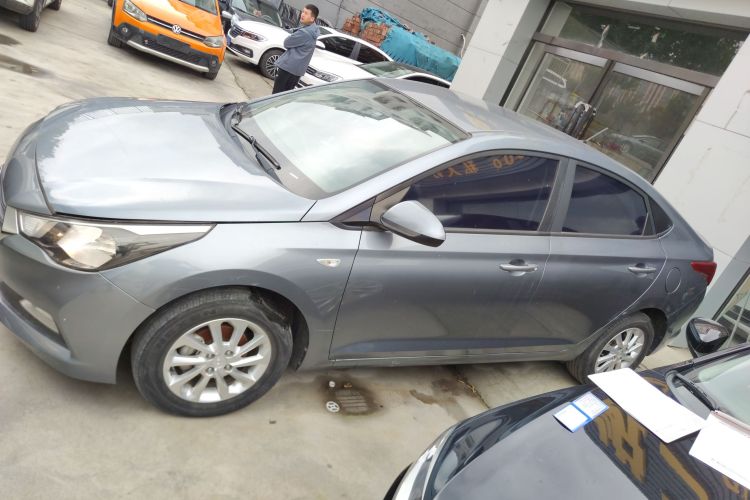 现代 悦纳 2016款 1.4L 自动炫酷版GLS车身外观6003