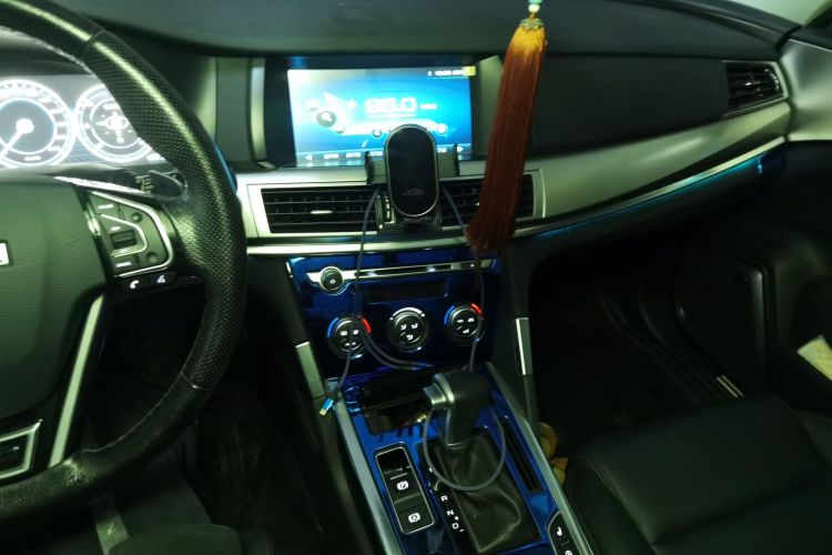 哈弗H7 2017款 红标H7 2.0T 自动尊贵型中控内饰16