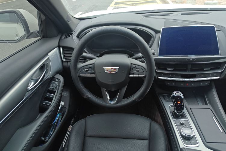 凯迪拉克CT5 2023款 28T 豪华型（标准版）中控内饰13