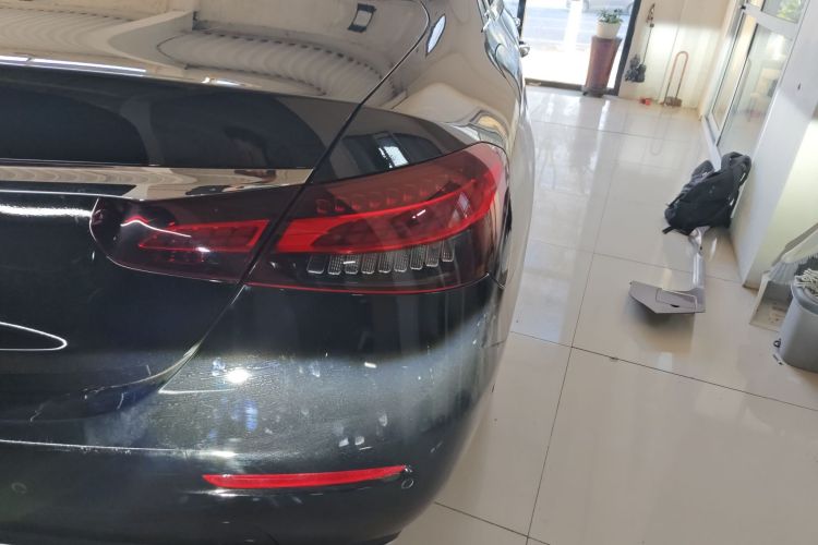 奔驰E级 2023款 E 260 L 4MATIC车身外观9